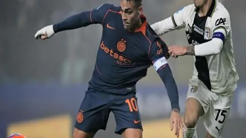 寒假网球训练营火热招募，体验网球魅力，共度欢乐时光！